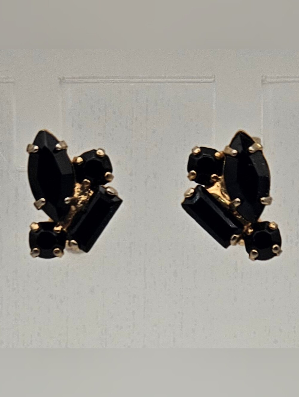 Vintage Black  Rhinestone Screw Back Earrings Gold Tone Marquise Baguette